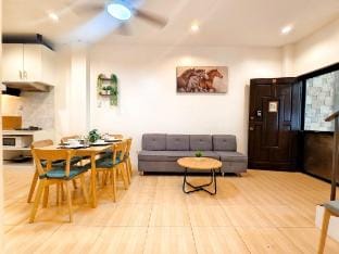 Townhouse 4BR Unit 10 in La Guardia near IT Park Vacation rental in Lapu-Lapu City
