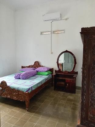 rumah dinas bapak homestay Vacation rental in East Java