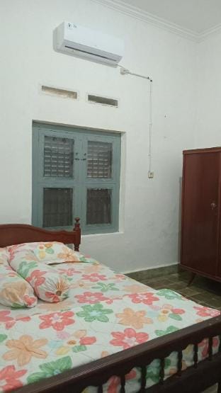 rumah dinas bapak homestay Vacation rental in East Java