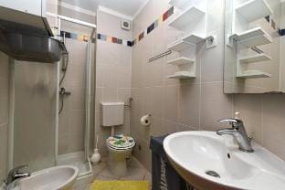 Stylish flat with pool access and fully equipped spaces Apartment in Peroj