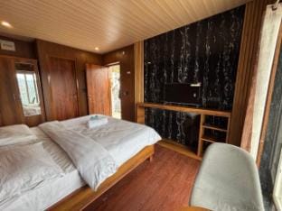 The Sapphire Suits Mussoorie Apartment in Uttarakhand