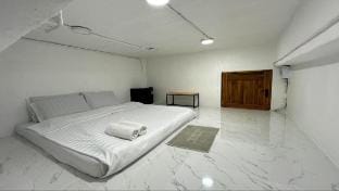 Chubby capsule 150 cm Vacation rental in Bangkok