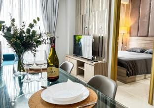 One Bedroom Apt Taman Anggrek Residences (D26) Vacation rental in Jakarta