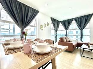 CozyHome 10pax Sunway Nexis link to IOI mall & MRT Vacation rental in Petaling Jaya