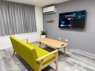Skytower Style Apartment in Taipei City