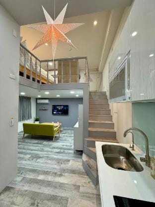 Skytower Style Apartment in Taipei City