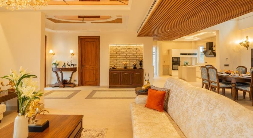 ELIVAAS privé The Royce Ultra-Luxe 4-BHK Villa With Private Pool, Jacuzzi & Hill Views Hotel in Himachal Pradesh