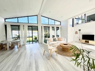 Amazing Ocean Villa close to Natural Rock Pools Vacation rental in Sydney