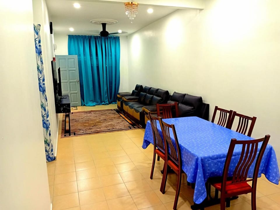 Homestay Nafisah Taman Jasin Height - 3 bedrooms Vacation rental in Malaysia