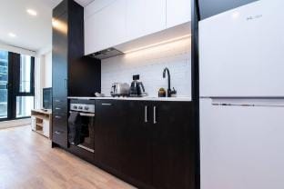 CBD Studio Close to SkyTower Pool/Gym/Sauna Vin71 Vacation rental in Auckland