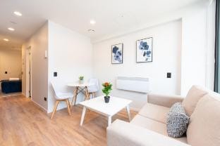 Central Retreat: High-Level Near Queen St Vin91 Vacation rental in Auckland