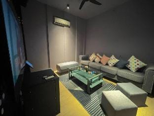 Cozy Sunny Home •BBQ•Steamboat•KTV@Bukit Indah JB Vacation rental in Johor Bahru