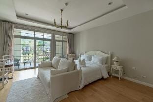 CastellStay: Terrace suite 9/40 Vacation rental in Laos