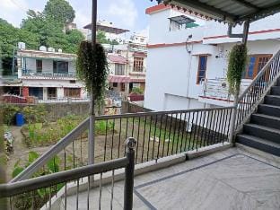 Devalsari Homes - Couple friendly stay Vacation rental in Dehradun