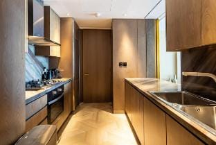 OFFER! 2 BR | Palm Jumeirah Pool & Beach Access Vacation rental in Dubai