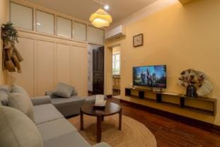 Dechill Apartment/2BR 2WC/3 mins to Hoan Kiem Lake Apartment in Hanoi