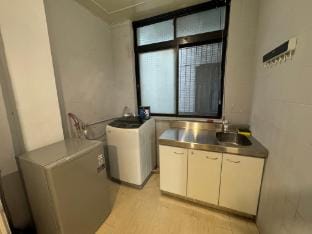 西門捷運站Delux@Ximen MRT超值採光兩房一廳/月租/4F Apartment in Taipei City