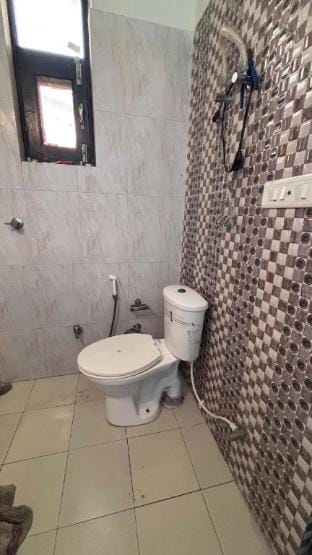 Iskcon just 1.1km, prem mandir 2.2 km fully luxury Vacation rental in Uttar Pradesh