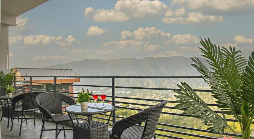 Mountain Breeze Hill Crest Kasauli Apartment in Himachal Pradesh