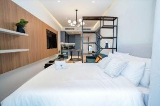 Stylish and Sleek - Studio - JLT Vacation rental in Dubai
