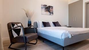 Sophisticated & Classy - 1 BR - The Greens Vacation rental in Dubai