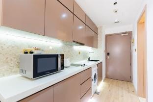 Airy & Peaceful - Studio - JLT Vacation rental in Dubai