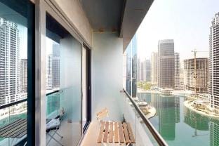 Cozy & Fabulous - Studio with Lake View - JLT Vacation rental in Dubai