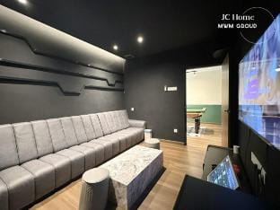 Happy hour Family 10pax KTV| Walkable to KSL Mall Vacation rental in Johor Bahru
