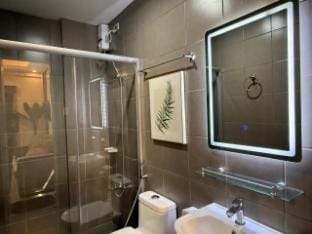 Alpine Villas Glamorous/ Netflix/ Free Parking- Apartment in Tagaytay