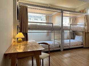 Room 1 Women (1 bunkbed) shared bath BTS550m. Vacation rental in Bangkok