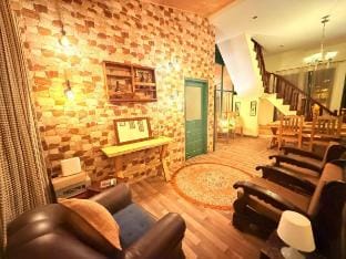 Frogs BNB Aviator's Bungalow Vacation rental in Punjab, India
