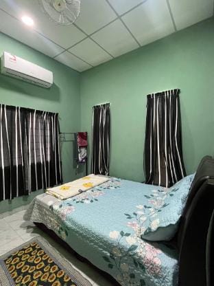 HOMESTAY PAK BANG 3 Vacation rental in Terengganu, Malaysia