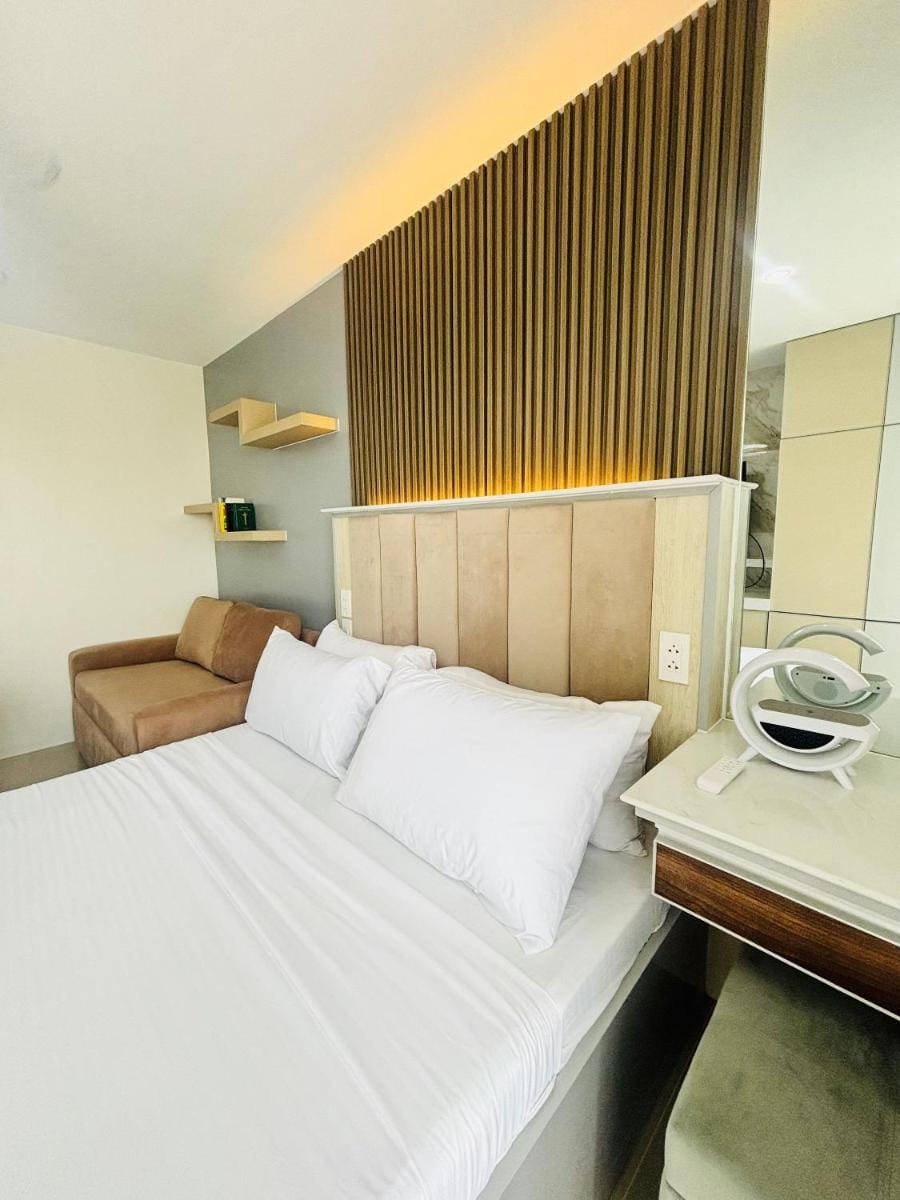 Modern Condo Room with City View Vacation rental in Iloilo City