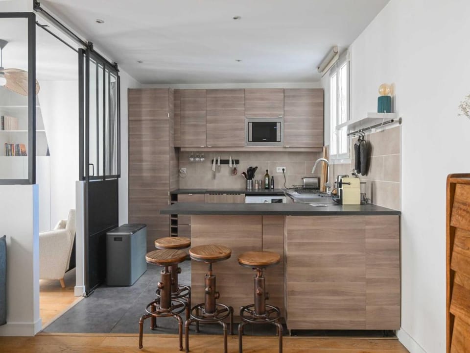 Modern Apartment - 2BR-4P- Canal Saint-Martin Apartment in Paris