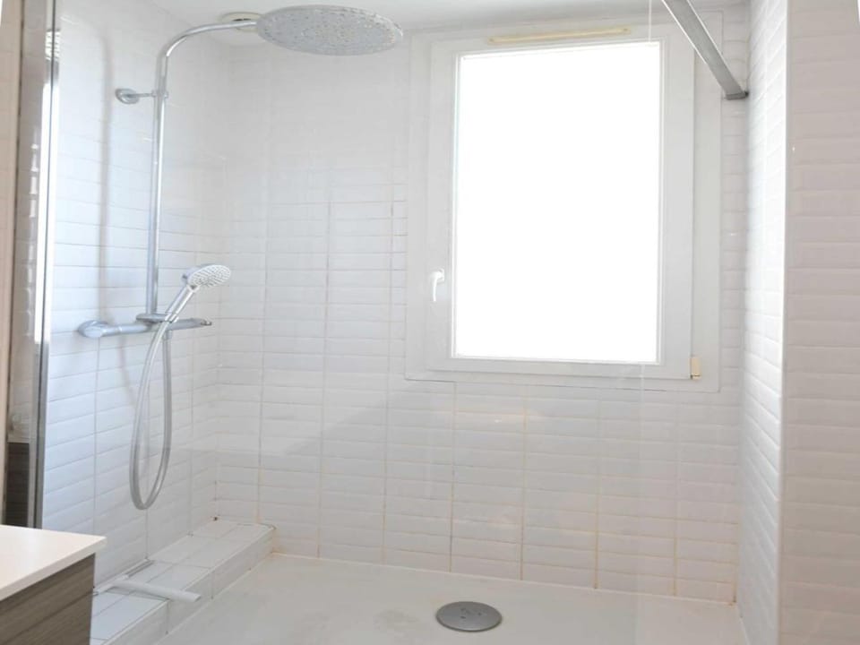 Modern Apartment - 2BR-4P- Canal Saint-Martin Apartment in Paris