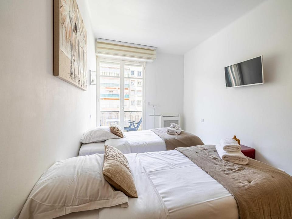 Modern apartment - 2BR-4P- Croisette plage Apartment in Cannes