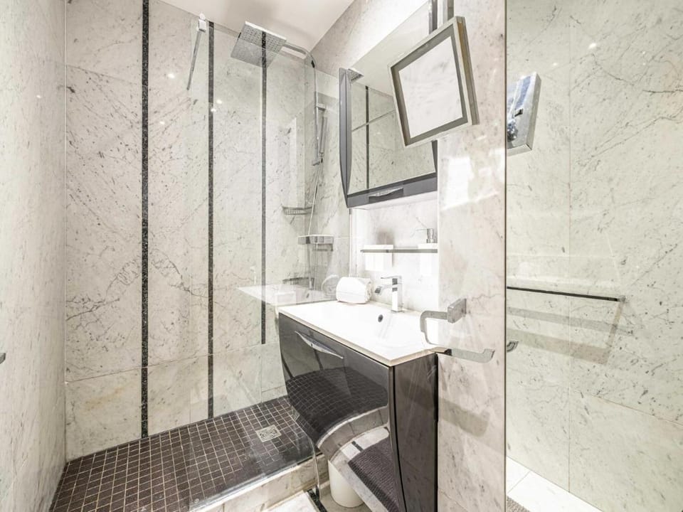 Modern apartment - 2BR-4P- Croisette plage Apartment in Cannes