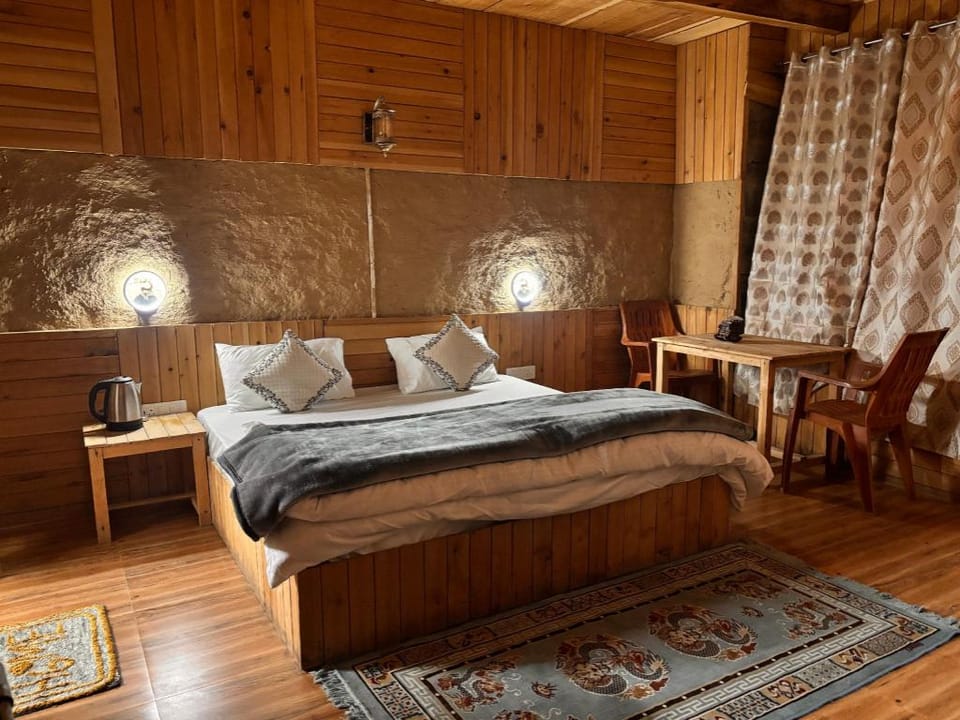 The Cozy Cabin Jibhi Hotel in Himachal Pradesh