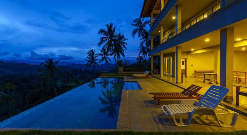 Golf Resort Par 3 Hotel in Central Province