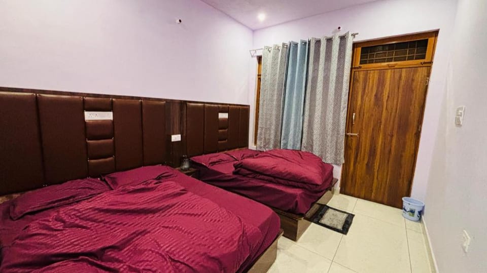 Travelling Stand Hotel in Uttarakhand
