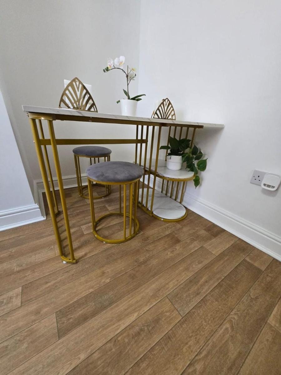 Luxury stylish Charming City Apartment with Private Entrance in Wolverhampton Apartment in Wolverhampton