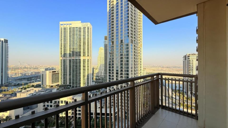 Dancenter Premium 2 Bedroom at Creek Horizon Apartment in Dubai