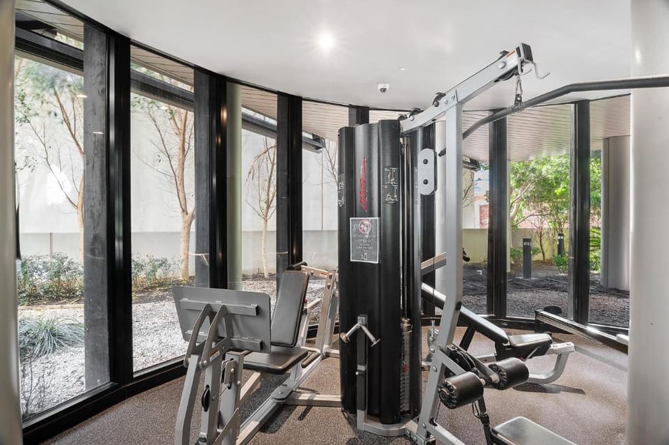 Elegant 1-Bed Apartment with Premium Amenities Apartment in Melbourne