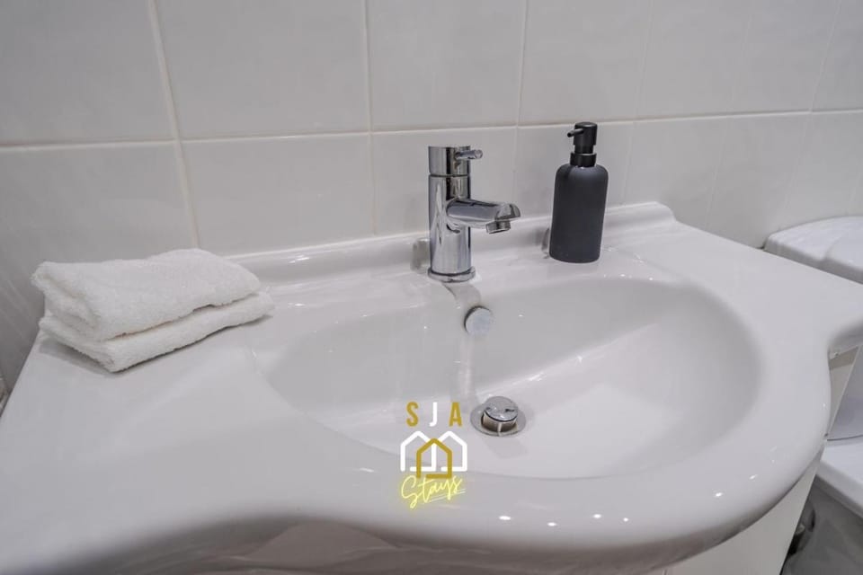 Wallfield Retreat - SJA Stays - 1 Bed Apartment Apartment in Aberdeen