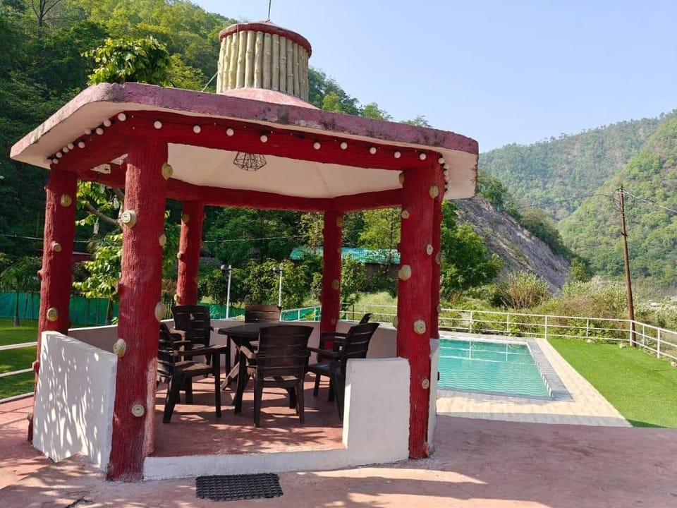 Ekantam Riverside Resort Hotel in Uttarakhand