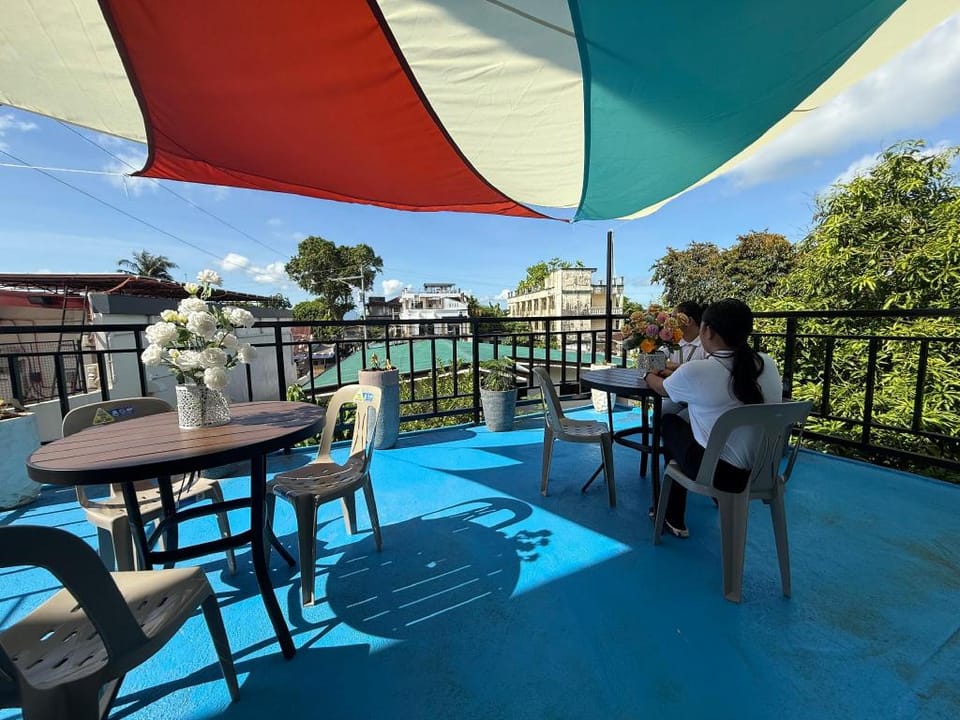 Alleyhub Condotel Hotel in Bicol