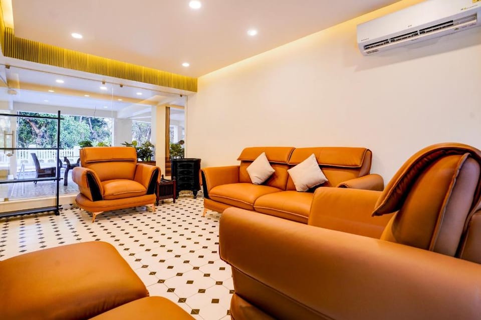 Collection O Dona Karen Hotel in Candolim