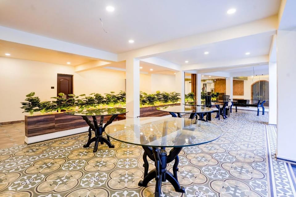 Collection O Dona Karen Hotel in Candolim