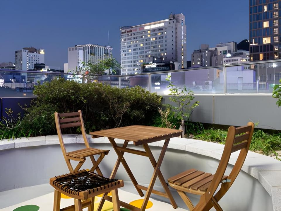 Uhoostay Myeongdong Guesthouse Hotel in Seoul