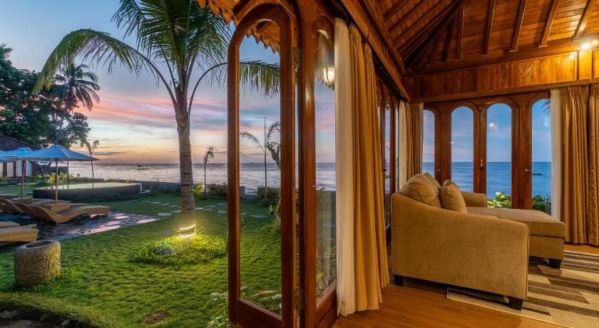 Dani Beach Villa - Beachfront Villas in Penuktukan Hotel in Bali